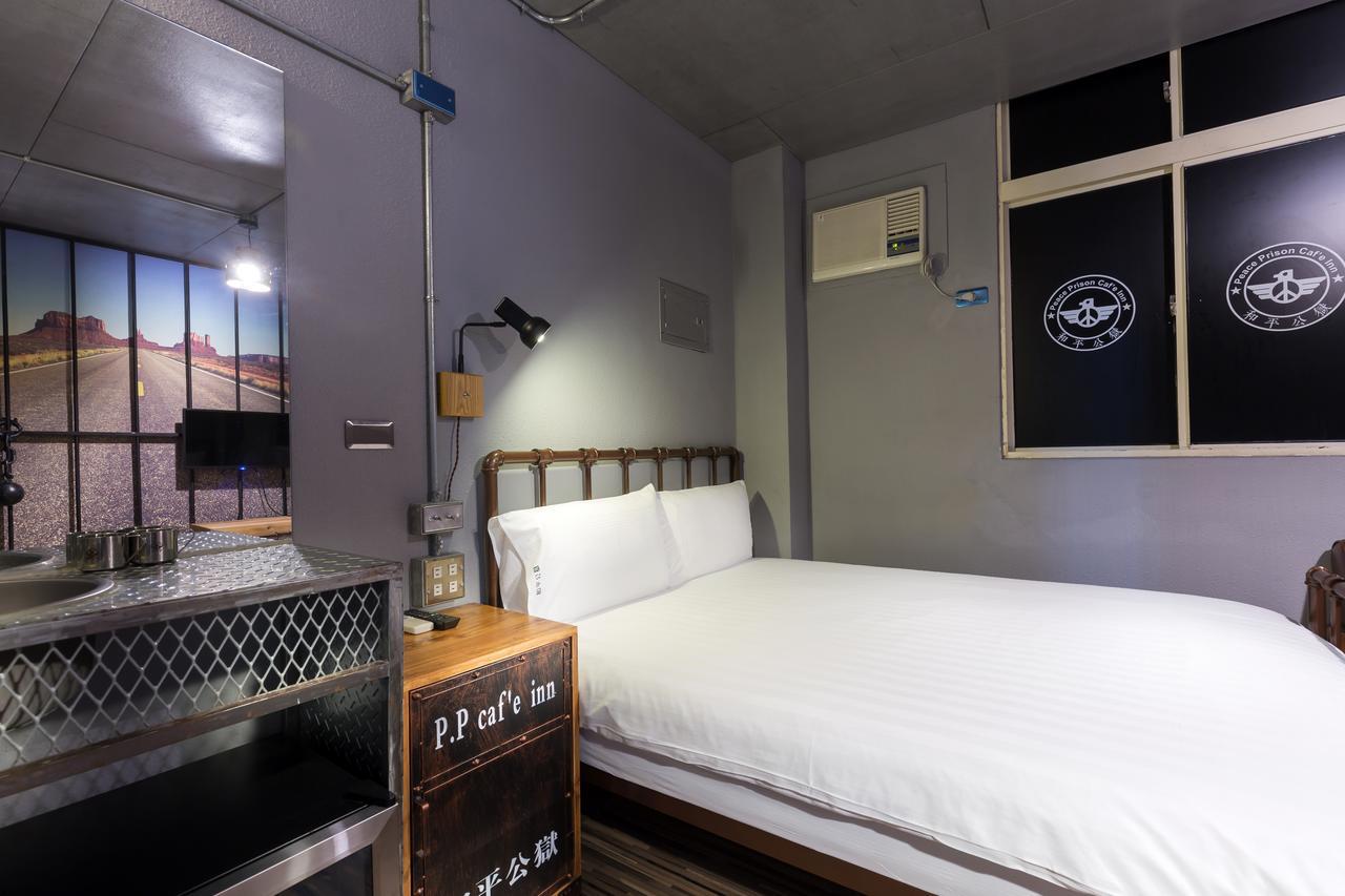 和平公獄監獄文旅 近東大門夜市 Peace Prison Cafe Inn Hualien City Exterior photo