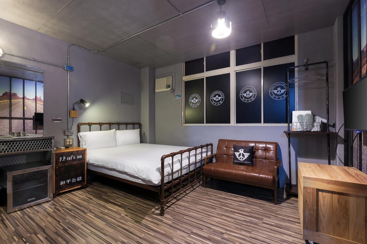 和平公獄監獄文旅 近東大門夜市 Peace Prison Cafe Inn Hualien City Exterior photo